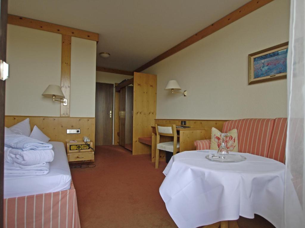 Hotel Schwanen Kaelberbronn Pfalzgrafenweiler Habitación foto
