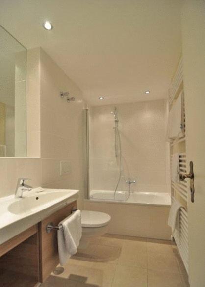 Hotel Schwanen Kaelberbronn Pfalzgrafenweiler Habitación foto